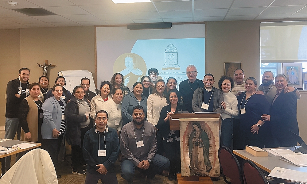 Líderes hispanos en formación se preparan para la misión