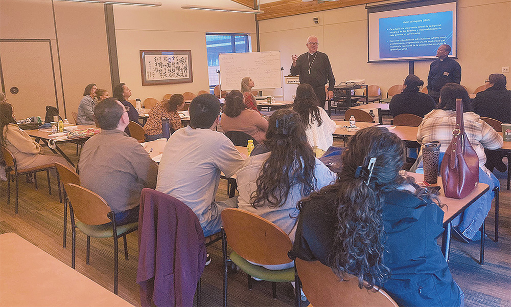 Caridades Católicas y el Ministerio Hispano Diocesano colaboran en un esfuerzo para educar a los líderes y fieles hispanos sobre la Doctrina Social de la Iglesia Católica