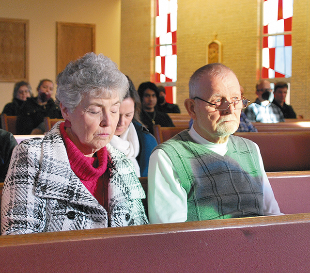 praying couple